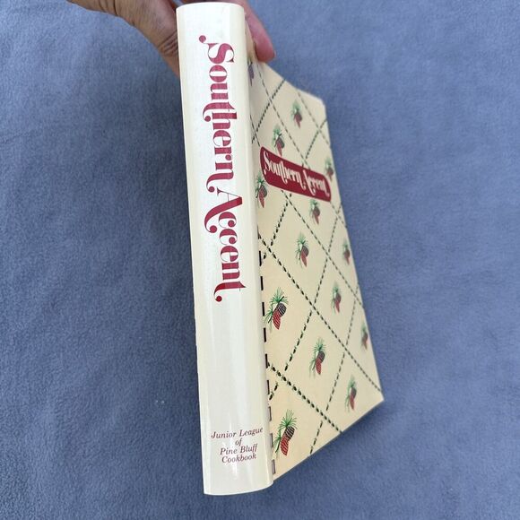 VTG COOKBOOK Southern Accent Junior League Pine Bluff Arkansas 1976/ 1985 6th Ed - Picture 6 of 10